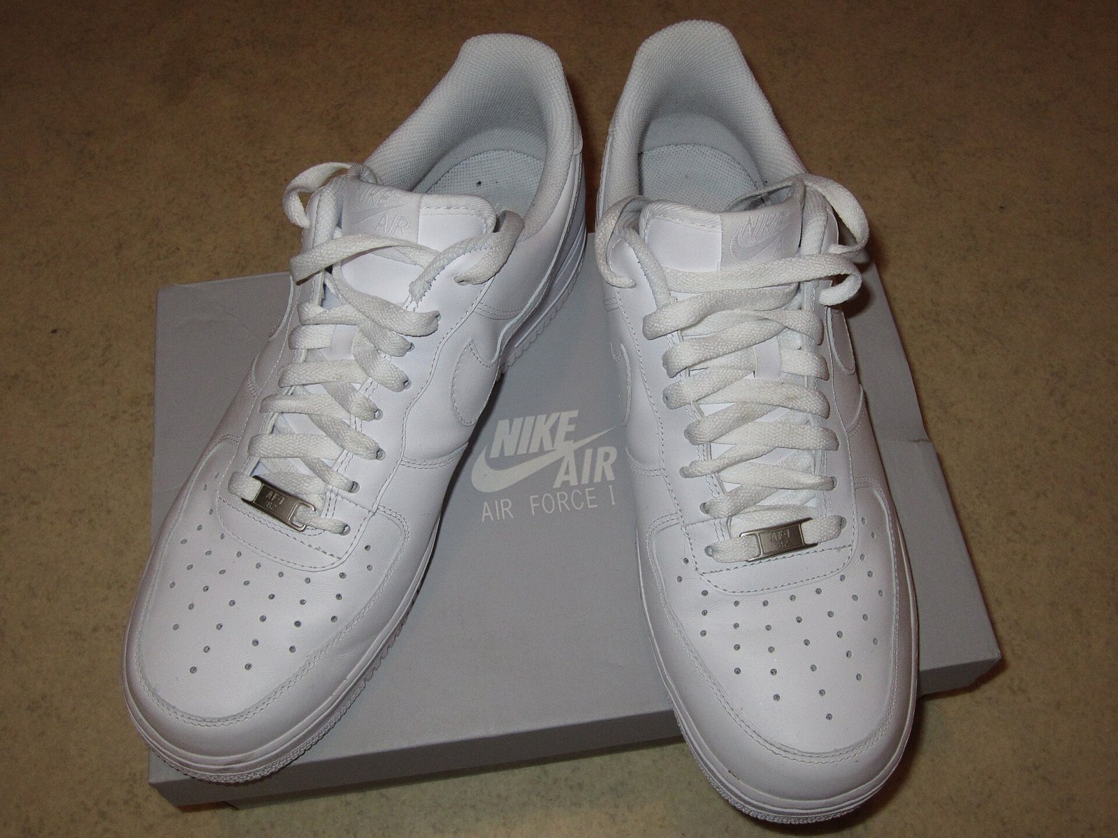 Nike Air Force 1 '07